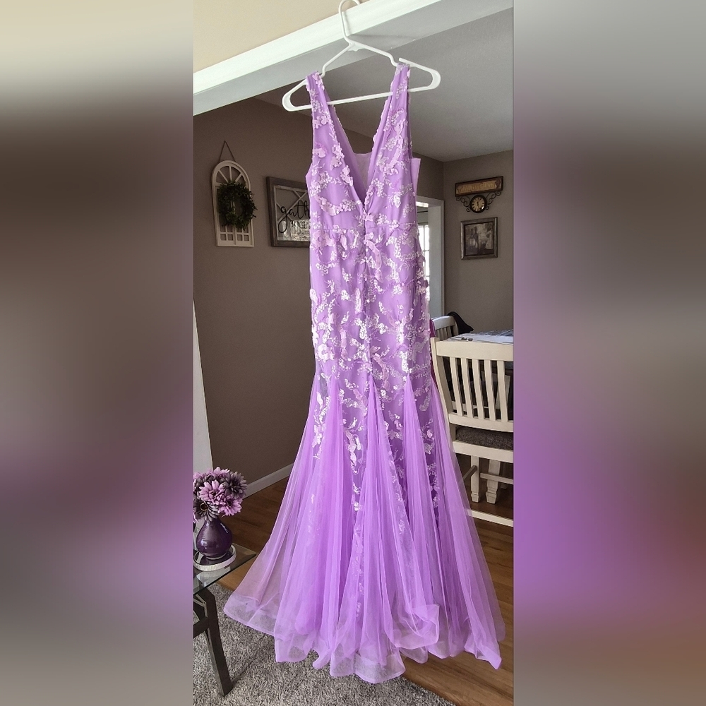 Lavender Formal Prom dress - Picture 3 of 11